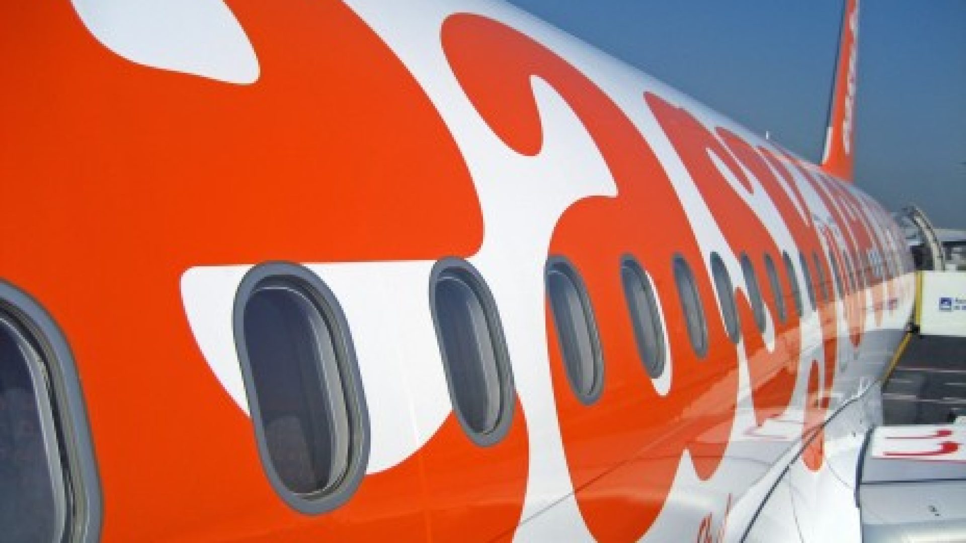 1441-cover-easyjet_aile