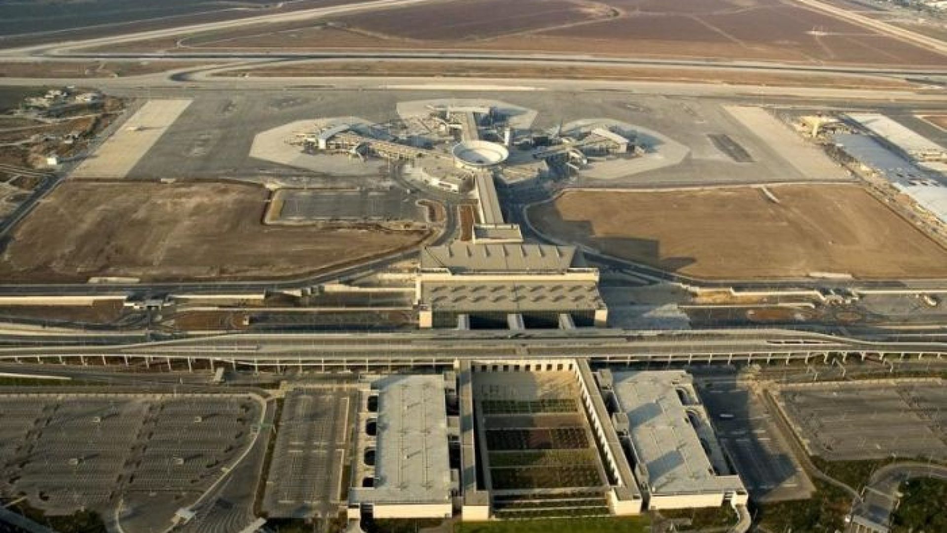 644-cover-aeroport-tel-aviv